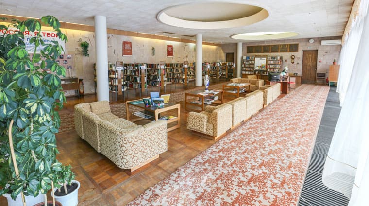 Читальный зал в библиотеке санатория Жемчужина Кавказа. Ессентуки